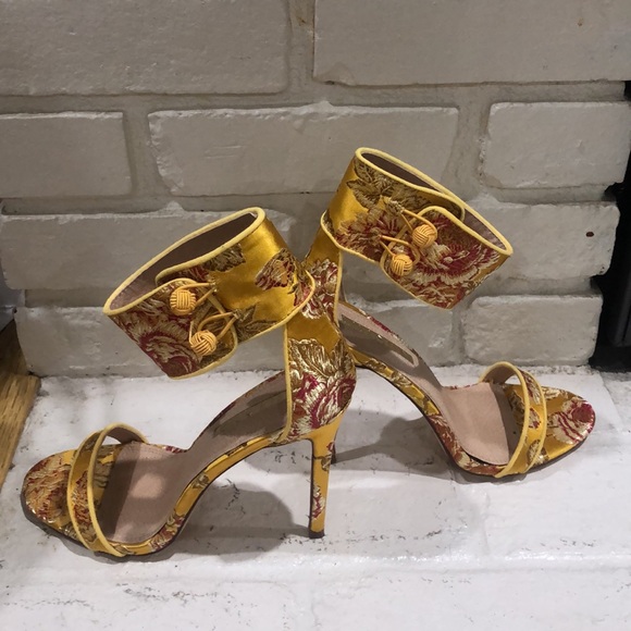 Liliana Gold Floral Print Stilettos- Size 9 - Picture 4 of 11